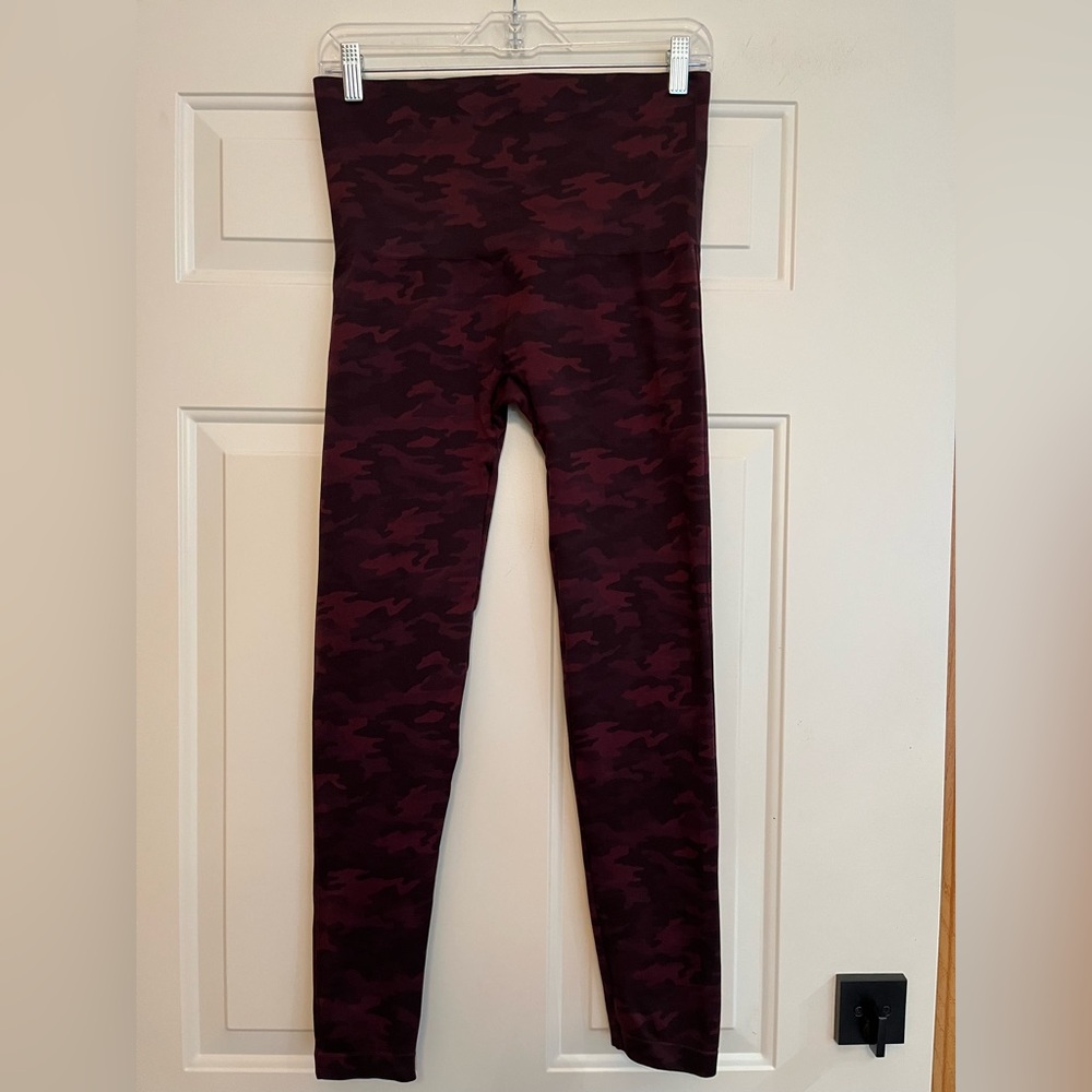 Spanx red wine camo legging. Size 2X